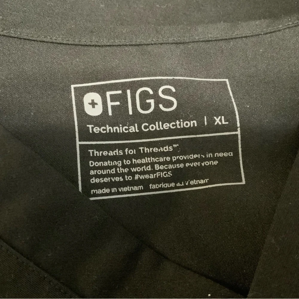 FIGS Black Men Scrub Set. Scrub Top XL. Scrub Bottoms XL. - Picture 6 of 14